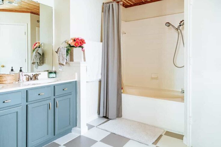 https://www.makingmanzanita.com/wp-content/uploads/2019/09/bathroom-makeover5-735x490.jpg