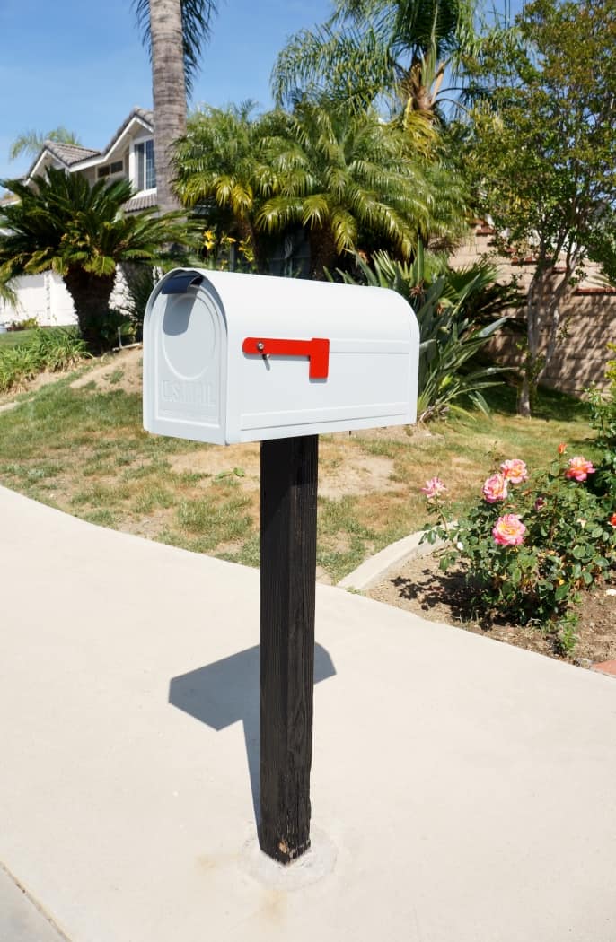 21+ Mailbox Post With Solar Light