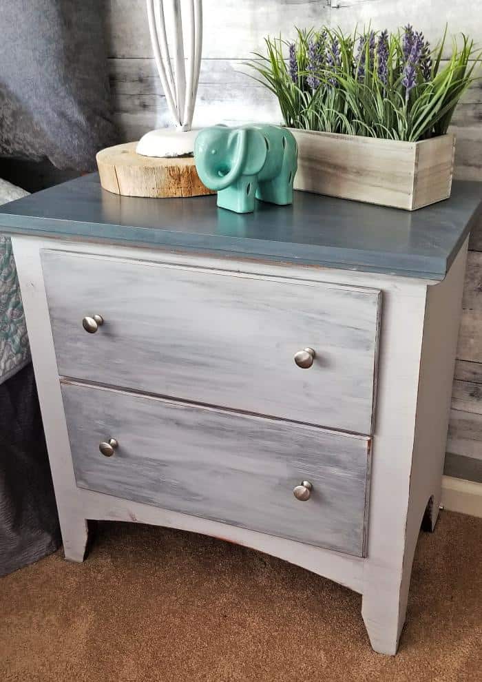 How to Paint Furniture with Chalk Paint - Pretty Providence