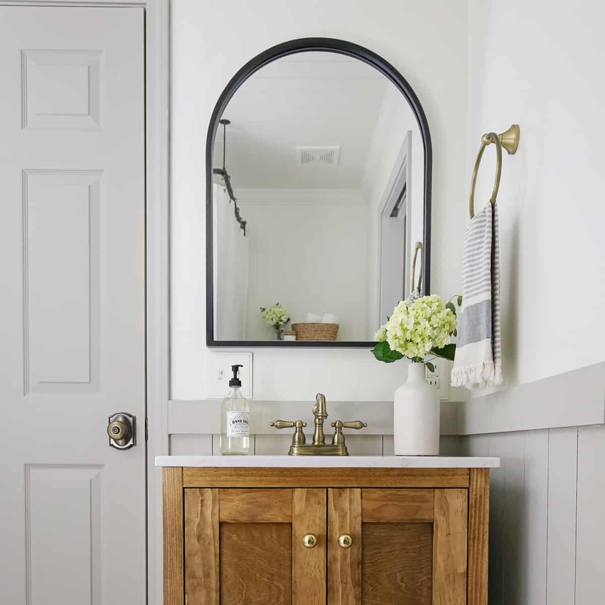 These Are the Most Popular Bathroom Paint Colors for 2019