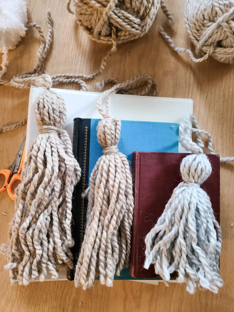 How To Make a Tassel out of Yarn - Making Manzanita